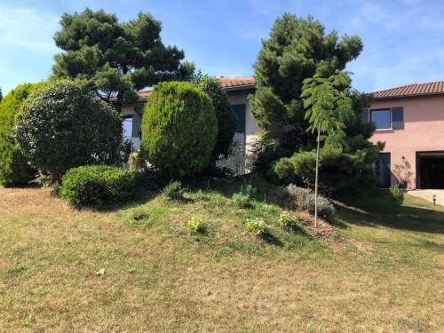Logements chaleureux dans Maison avec piscine à 35 min de LYON (Logements chaleureux dans Maison avec piscine a 35 min de LYON) in Bagnols Logements chaleureux dans Maison avec piscine à 35 min de LYON (Logements chaleureux dans Maison avec piscine a 35 min de LYON) in Bagnols