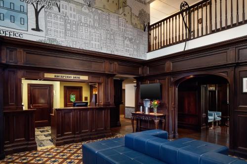 Lobby, Irish Cottage Inn & Suites in Galena (IL) Lobby, Irish Cottage Inn & Suites in Galena (IL)