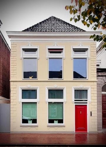 bij DE RODE DEUR in Meppel bij DE RODE DEUR in Meppel