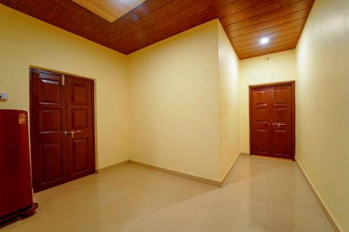 Royal Nest Villa in Moleshwar Royal Nest Villa in Moleshwar