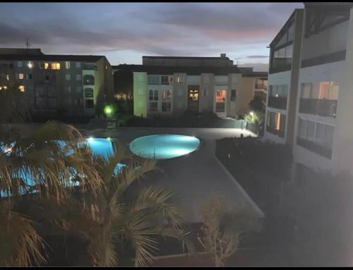 Swimming pool, Appartement de charme apercu mer in Frejus City Center Swimming pool, Appartement de charme apercu mer in Frejus City Center