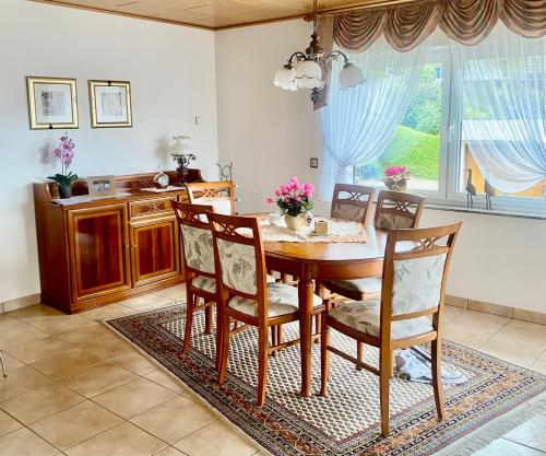 設施, Chalet Kristall 4 1/2 Zimmer-Maisonetten-Haus in 阿爾比嫩 設施, Chalet Kristall 4 1/2 Zimmer-Maisonetten-Haus in 阿爾比嫩