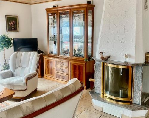 Létesítmények, Chalet Kristall 4 1/2 Zimmer-Maisonetten-Haus in Albinen Létesítmények, Chalet Kristall 4 1/2 Zimmer-Maisonetten-Haus in Albinen