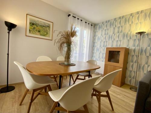 Le Beaugency Near Paris & Disneyland in Champs Sur Marne Le Beaugency Near Paris & Disneyland in Champs Sur Marne