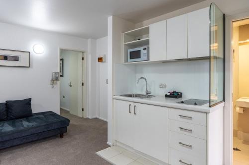 ห้องครัว, เมอร์เคียว เวลลิงตัน เซ็นทรัล ซิตี้ โฮเทลส์ แอนด์ อพาร์ตเมนต์ส (Mercure Wellington Central City Hotels & Apartments) in เวลลิงตัน เซ็นทรัล ห้องครัว, เมอร์เคียว เวลลิงตัน เซ็นทรัล ซิตี้ โฮเทลส์ แอนด์ อพาร์ตเมนต์ส (Mercure Wellington Central City Hotels & Apartments) in เวลลิงตัน เซ็นทรัล
