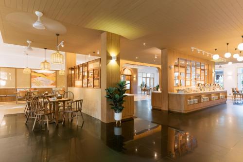 Restaurant, Apsara Beachfront Resort & Villa in Khao Lak Restaurant, Apsara Beachfront Resort & Villa in Khao Lak