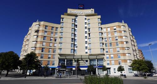 Bejárat, Travelodge Madrid Coslada Aeropuerto in Coslada Bejárat, Travelodge Madrid Coslada Aeropuerto in Coslada