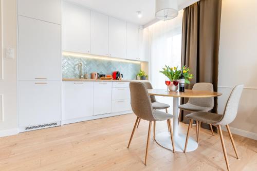 Létesítmények, Marina Nautica - nowy, parking podziemny, winda, Netflix i Max, TV55" in Ilawa Létesítmények, Marina Nautica - nowy, parking podziemny, winda, Netflix i Max, TV55" in Ilawa