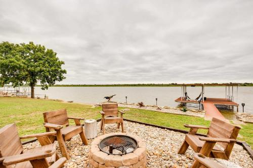 Lake Granbury Fishing Escape with Dock and Kayaks! in Stephenville (TX) Lake Granbury Fishing Escape with Dock and Kayaks! in Stephenville (TX)