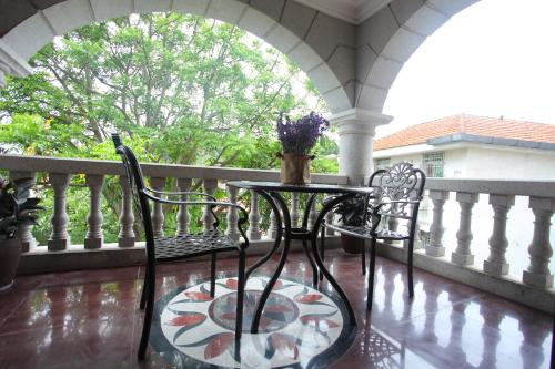 This photo about Garden Dreamer shared on HyHotel.com