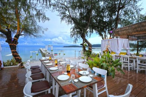 Restaurant, Eden Beach Resort By EHM in Koh Rong Sanloem Restaurant, Eden Beach Resort By EHM in Koh Rong Sanloem