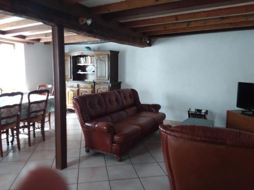 共用Lounge/電視區, L'authentique Maison cœur de Ladoix-Serrigny in 拉都瓦村 共用Lounge/電視區, L'authentique Maison cœur de Ladoix-Serrigny in 拉都瓦村