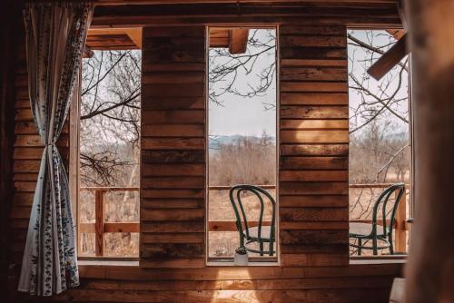 Apple Tree Cabin (Friendship Land) in Valea Mare Pravat Apple Tree Cabin (Friendship Land) in Valea Mare Pravat