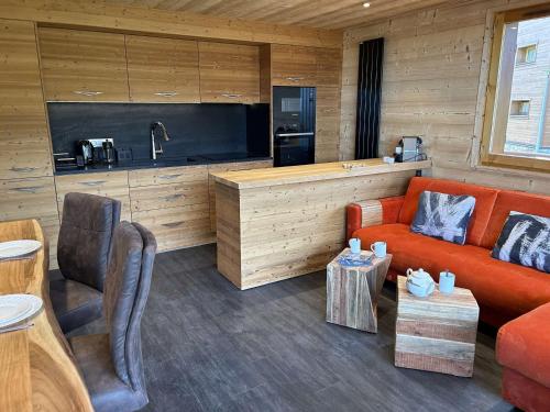 Appartement cosy 8 pers a Meribel, face telesiege, balcon Sud-Ouest, proche commerces et navette - F in Meribel Appartement cosy 8 pers a Meribel, face telesiege, balcon Sud-Ouest, proche commerces et navette - F in Meribel