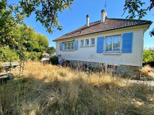 A szálláshely kívülről, La maison bleue vacance et jardin, la mer à 550 m (La maison bleue vacance et jardin, la mer a 550 m) in Blainville-Sur-Mer A szálláshely kívülről, La maison bleue vacance et jardin, la mer à 550 m (La maison bleue vacance et jardin, la mer a 550 m) in Blainville-Sur-Mer