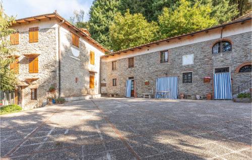 Buitenkant, Awesome Home In Villa Di Piteccio in Sammomme Buitenkant, Awesome Home In Villa Di Piteccio in Sammomme