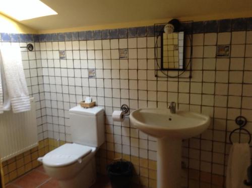 This photo about Hostal Camino Del Perdon shared on HyHotel.com