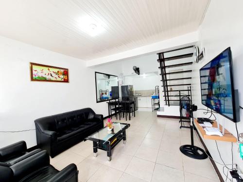 Kamar tidur, Rumah 45 m² dengan 2 kamar tidur dan 1 kamar mandi pribadi di Calapan (Vacation Transient Guest House Rental Calapan L43) in Calapan Kamar tidur, Rumah 45 m² dengan 2 kamar tidur dan 1 kamar mandi pribadi di Calapan (Vacation Transient Guest House Rental Calapan L43) in Calapan