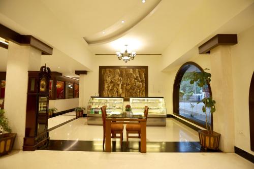 Food and beverages, BREEZE RESIDENCY, Trichy in Tiruchirappalli Food and beverages, BREEZE RESIDENCY, Trichy in Tiruchirappalli