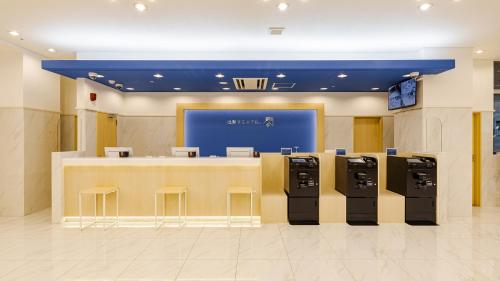 Lobby, Toyoko Inn Osaka Namba near Takashimaya Osaka Store Lobby, Toyoko Inn Osaka Namba near Takashimaya Osaka Store