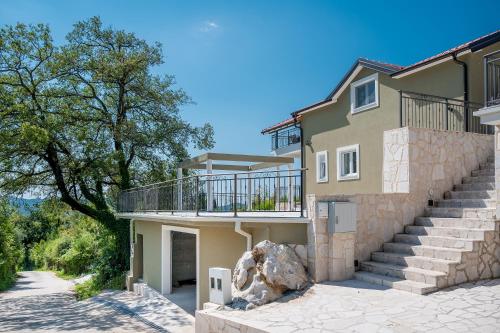 New!! Olive Hills in Mrcevac New!! Olive Hills in Mrcevac