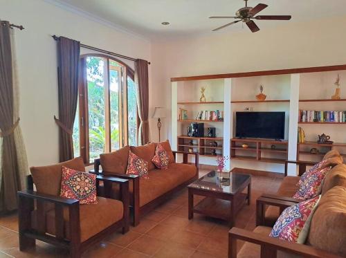 Shared lounge/TV area, Wonderful Villa Felice in Labuan Bajo Shared lounge/TV area, Wonderful Villa Felice in Labuan Bajo