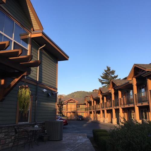 Unterkunft von außen, Vedder River Inn in Chilliwack (BC) Unterkunft von außen, Vedder River Inn in Chilliwack (BC)