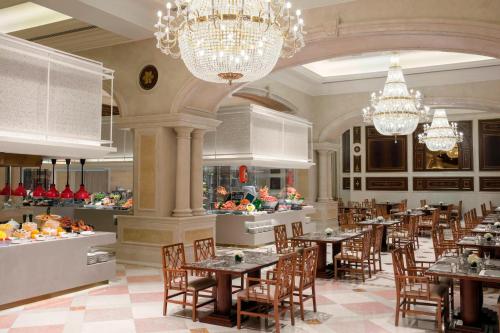Restaurant, Delta Hotels Shanghai Baoshan in Baoshan Restaurant, Delta Hotels Shanghai Baoshan in Baoshan
