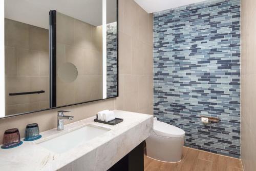 Bathroom, Fairfield by Marriott Beijing Haidian in Haidian District Bathroom, Fairfield by Marriott Beijing Haidian in Haidian District