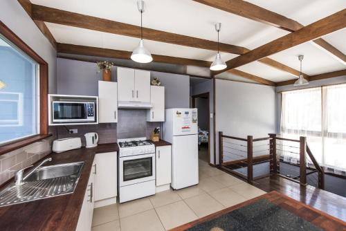 Facilities, Seascape - Outstanding Views Pet Friendly Free WIFI Netflix in Guilderton Facilities, Seascape - Outstanding Views Pet Friendly Free WIFI Netflix in Guilderton