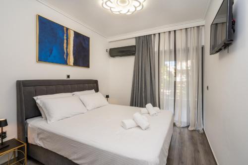 Elegant Oasis 2 BR Apt near the Marina & the Beach