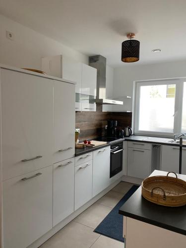 Konyha, Modern Living Regensburg in Westheim Konyha, Modern Living Regensburg in Westheim