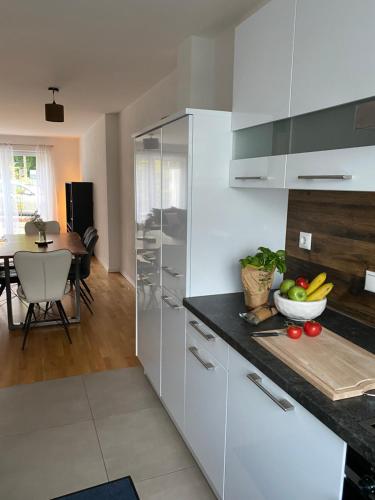 Konyha, Modern Living Regensburg in Westheim Konyha, Modern Living Regensburg in Westheim