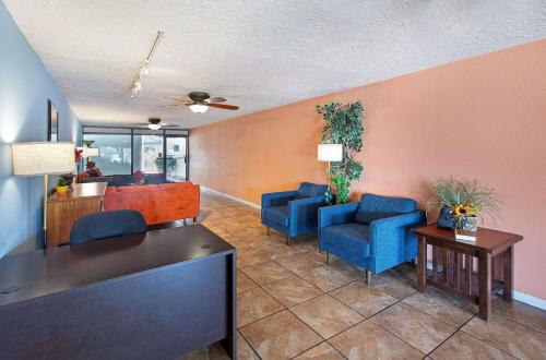 大廳, 美洲客棧-溫德姆速8飯店旗下 (Americana Inn a Travelodge by Wyndham) in 皮格佛格 (TN) 大廳, 美洲客棧-溫德姆速8飯店旗下 (Americana Inn a Travelodge by Wyndham) in 皮格佛格 (TN)