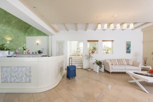 大堂, 尼索斯提拉酒店 (Nissos Thira) in 聖托里尼 大堂, 尼索斯提拉酒店 (Nissos Thira) in 聖托里尼