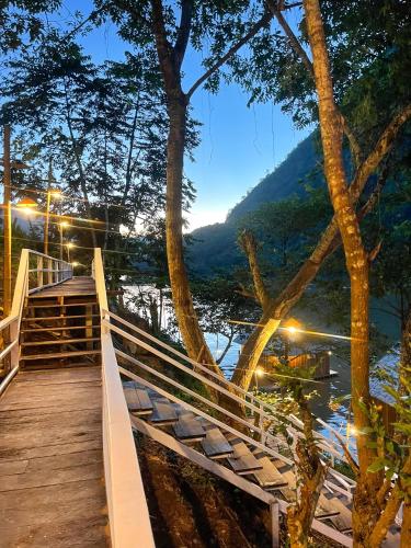 Omgeving, Nongkhiaw The Float house in Nong Khiaw Omgeving, Nongkhiaw The Float house in Nong Khiaw