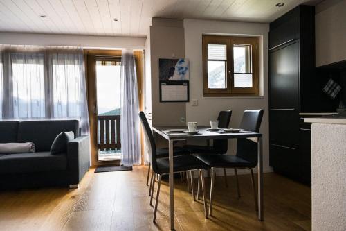 Moderne 2-Zimmer-Wohnung in Albinen mit Aussicht in Albinen Moderne 2-Zimmer-Wohnung in Albinen mit Aussicht in Albinen