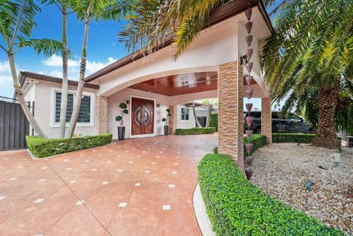 A szálláshely kívülről, Peaceful Rental Retreat in Miami Jacuzzi, BBQ L25 in Hialeah (Florida) A szálláshely kívülről, Peaceful Rental Retreat in Miami Jacuzzi, BBQ L25 in Hialeah (Florida)