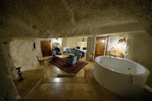 熱水浴缸, 卡帕多奇亞納爾洞穴屋-游泳池 (Cappadocia Nar Cave House & Swimming Pool) in 內夫謝希爾 熱水浴缸, 卡帕多奇亞納爾洞穴屋-游泳池 (Cappadocia Nar Cave House & Swimming Pool) in 內夫謝希爾