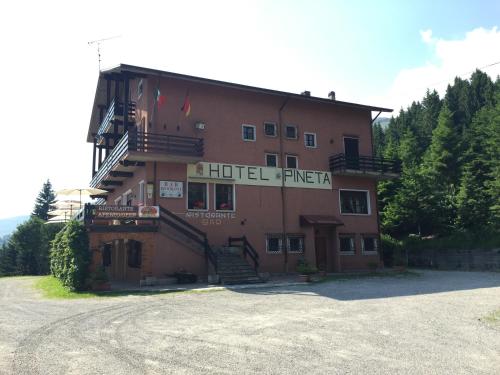 Entrance, Albergo Ristorante Pineta in Collio Entrance, Albergo Ristorante Pineta in Collio