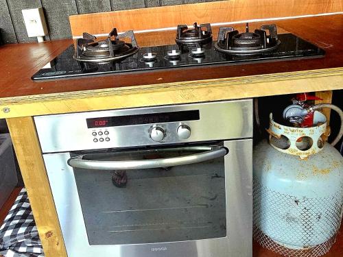 Kitchen, Forest Waters Bungalow in Paihia Kitchen, Forest Waters Bungalow in Paihia