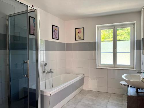 Bathroom, Frisch freche 3 R Ferienwohnung in Dohna Bathroom, Frisch freche 3 R Ferienwohnung in Dohna