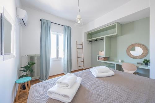 Acropolis View Apt: Cozy Stay in Athens