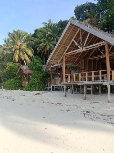 Amfriwen Homestay in Gam Amfriwen Homestay in Gam