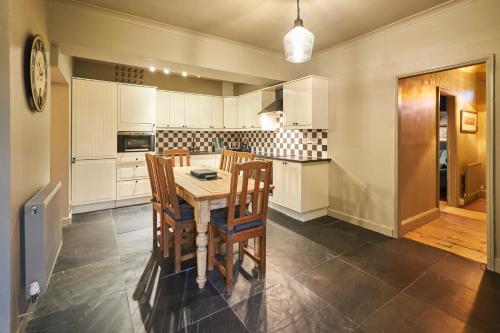 Kitchen, Host & Stay - Prospect Cottage in Windermere Suburbs Kitchen, Host & Stay - Prospect Cottage in Windermere Suburbs