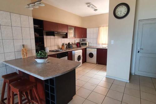 Dolphin View 20 @ LongBeach in Rand Rifles Dolphin View 20 @ LongBeach in Rand Rifles