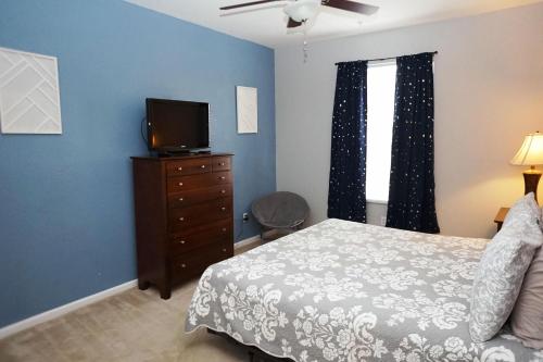 WH205B 3 BR Windsor Hills Condo!