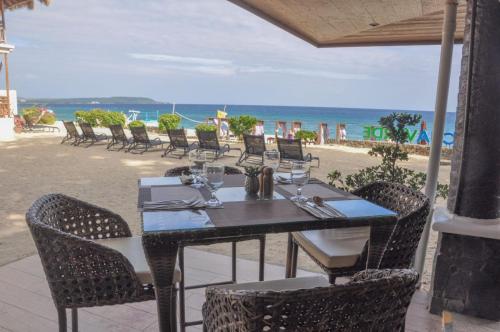 Bar/lounge, Acuaverde Beach Resort & Hotel Inc. in Batangas Bar/lounge, Acuaverde Beach Resort & Hotel Inc. in Batangas
