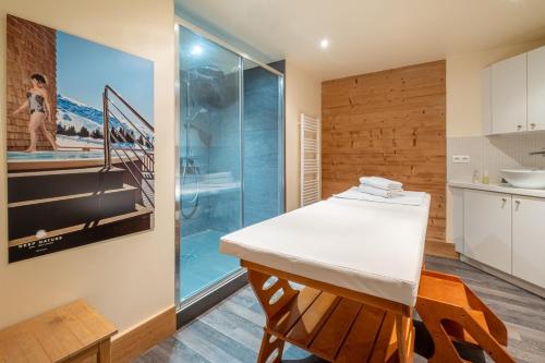 Сауна, Residence Pierre & Vacances Premium Les Fermes De Meribel in Мерибел Сауна, Residence Pierre & Vacances Premium Les Fermes De Meribel in Мерибел