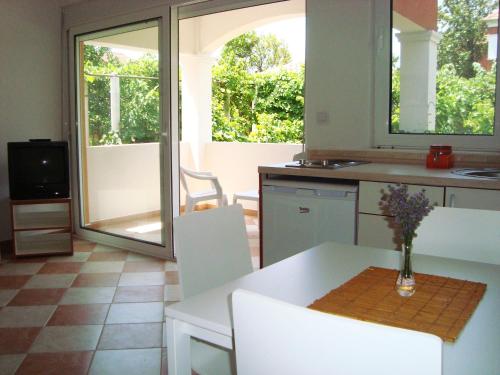 Facilities, Apartments Rolovina near Tivat Airport Facilities, Apartments Rolovina near Tivat Airport